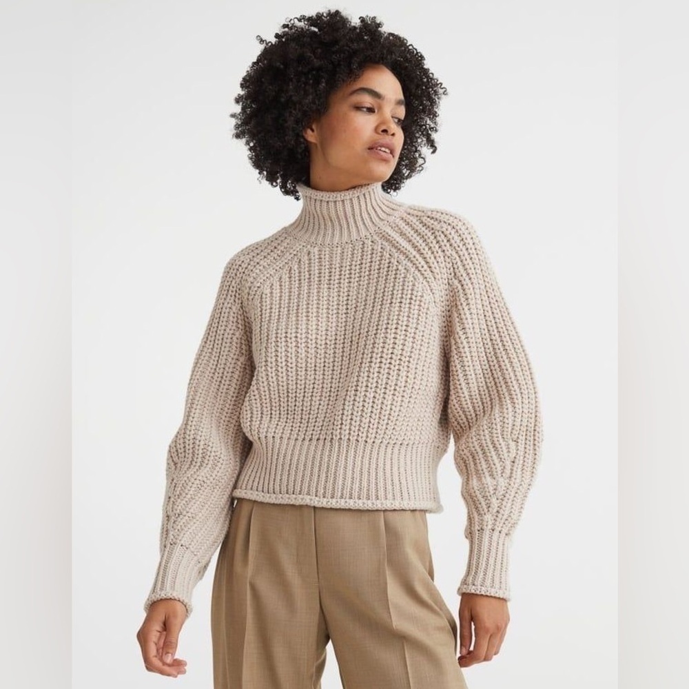 H&M size S chunky knit sweater with a roll-edge mock turtleneck in light beige